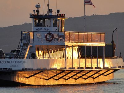 ojibw9ferry400